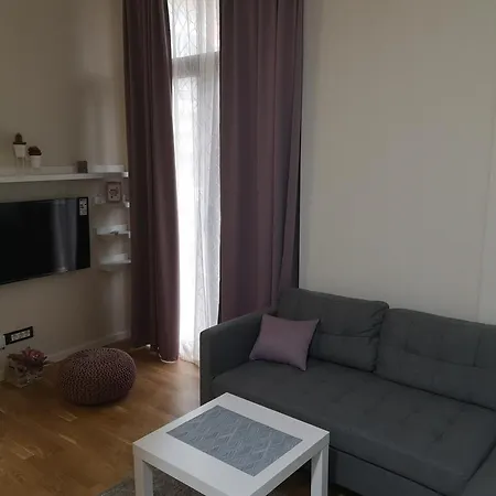 Apartment Zivot Je Tren *
